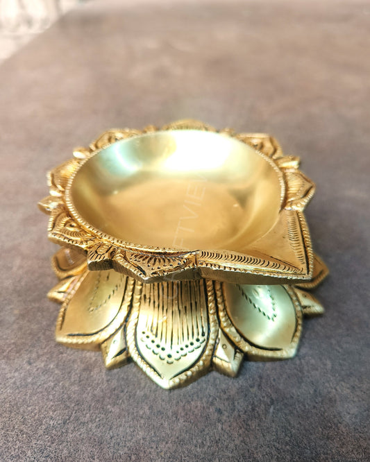 Exquisite piece of Artistic Brass oil Lamp