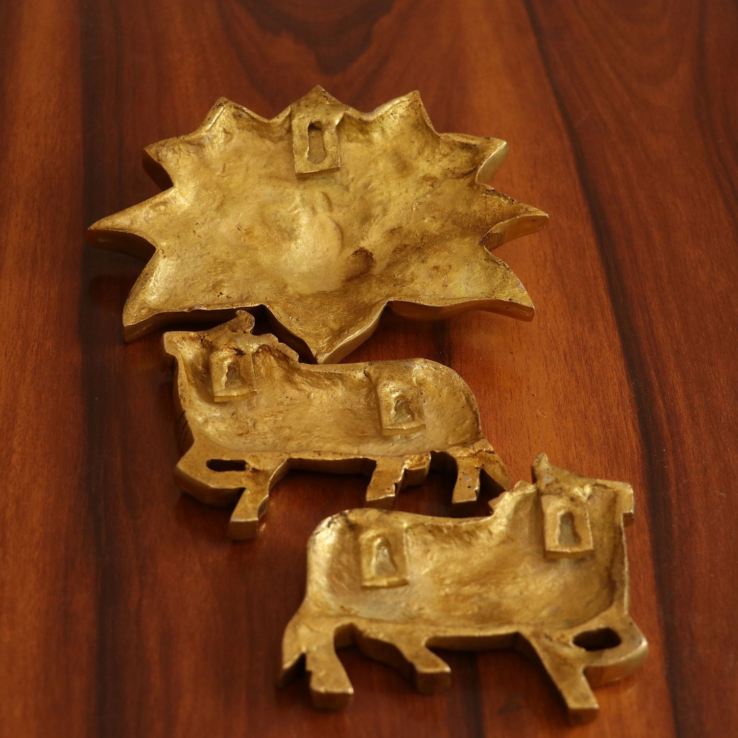 5.5" Home Décor, Handmade Divine Cow The Cow With Brass Lotus (Set of 3 pcs)