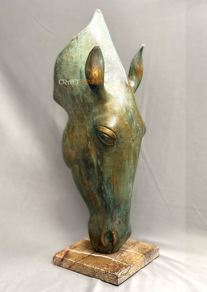 Elegant Bronze Horse Head Sculpture – A Timeless Statement Décor