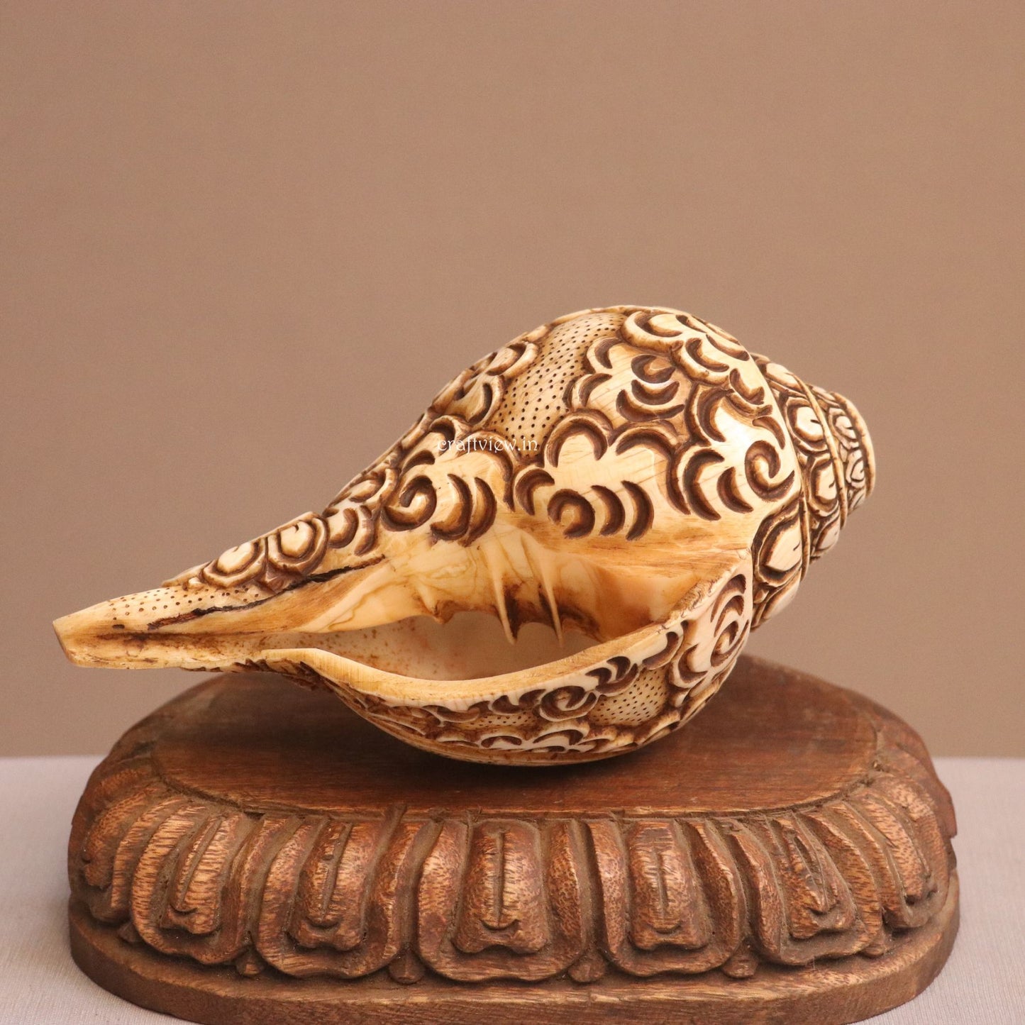 Pure Tibetan Natural Conch Hand Carved Radha Krishna Statue