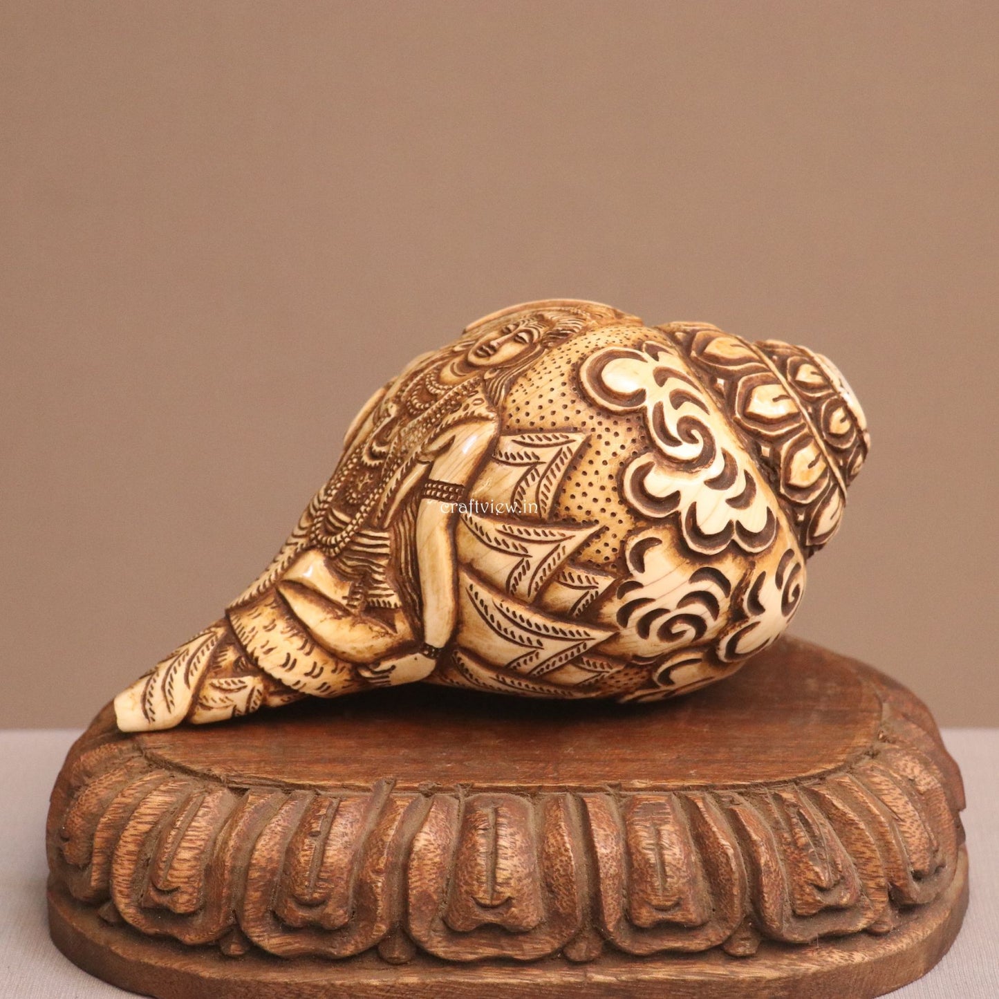 Pure Tibetan Natural Conch Hand Carved Shiva Statue