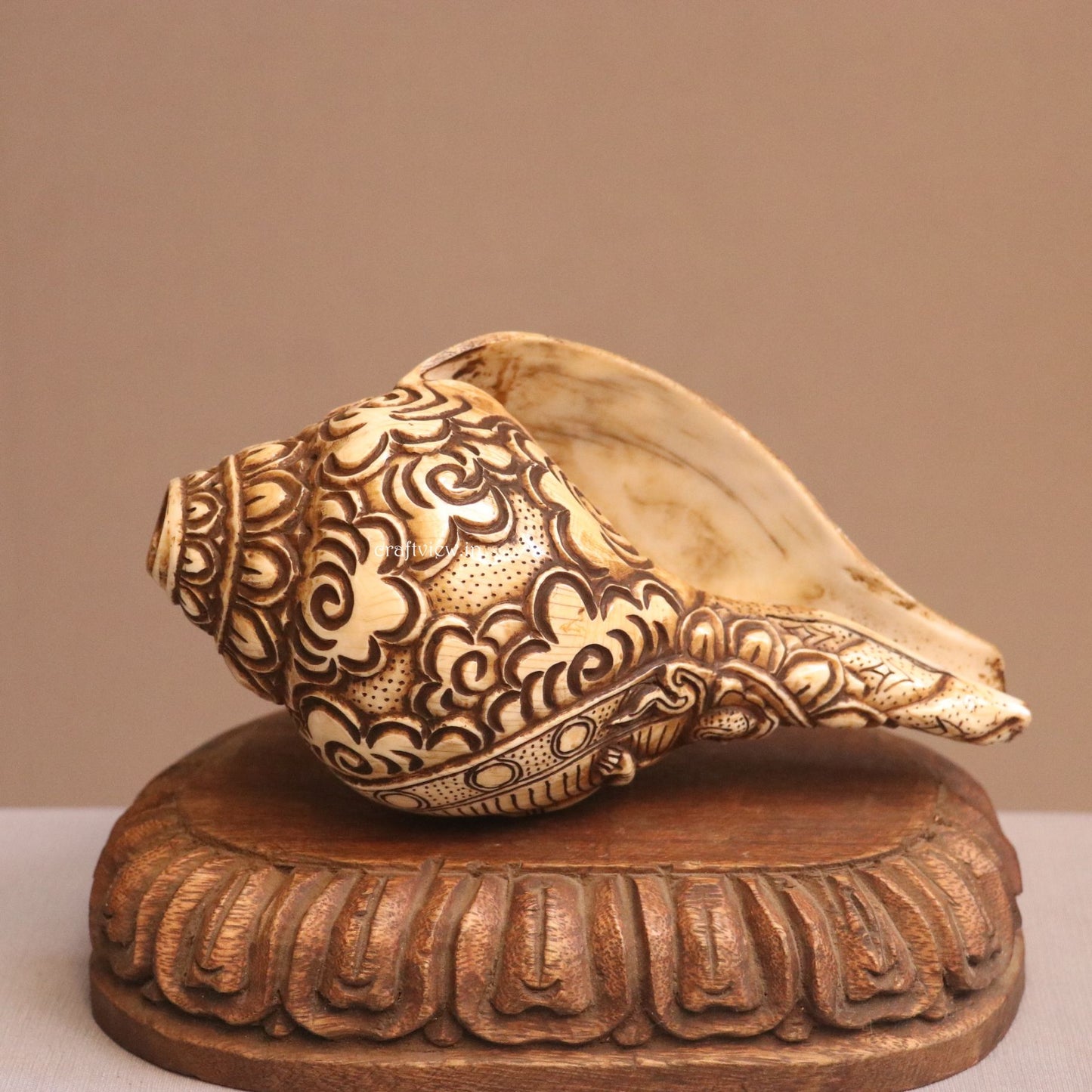 Pure Tibetan Natural Conch Hand Carved Green Tara Statue