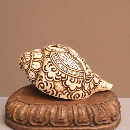 Pure Tibetan Natural Conch Hand Carved Buddha Statue